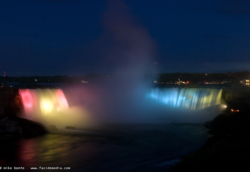 Horseshoe Falls Night