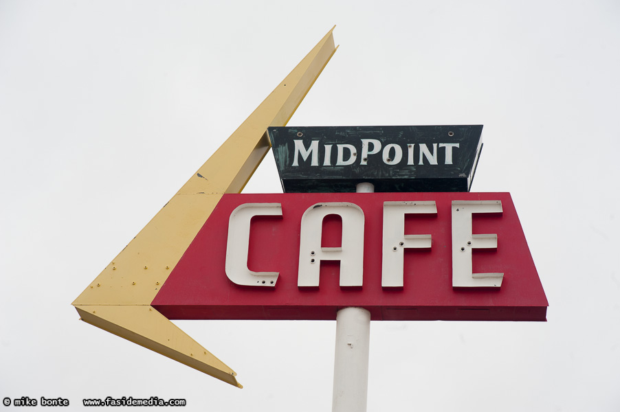 MidPoint Caf
