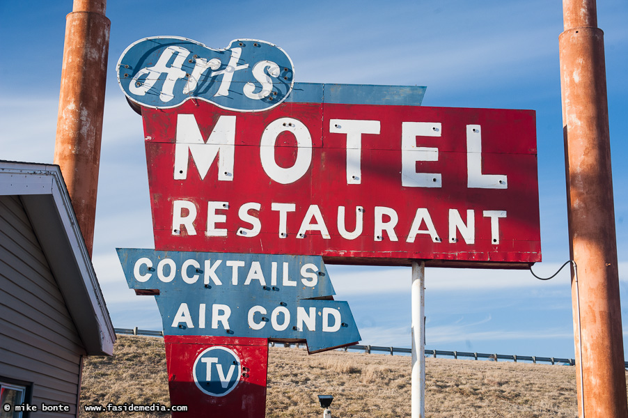 Arts Motel Sign