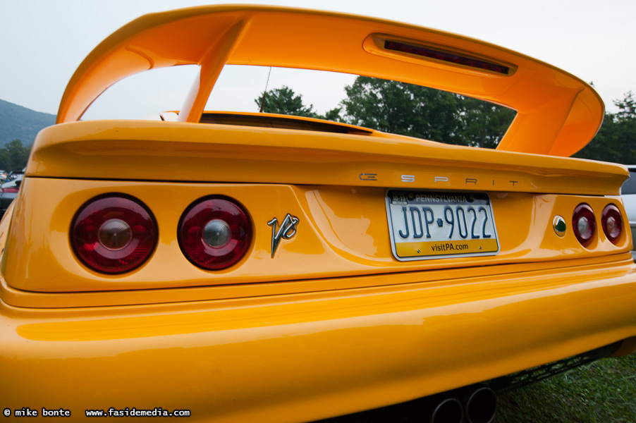 Lotus Esprit V8